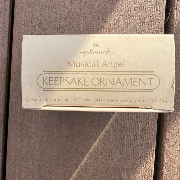 Hallmark Musical Angel Ornament - Picture 3 of 10
